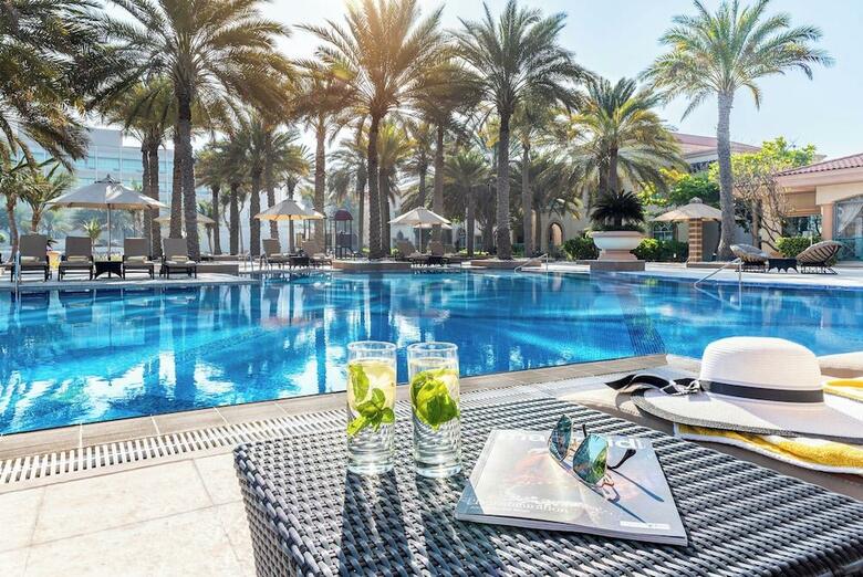 Hotel Al Raha Beach