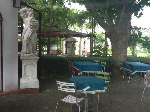 Hostal Guest House Pizzeria Pazza Da Gianni
