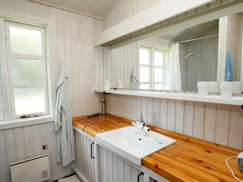 Four-bedroom Holiday Home In �lb�k 15