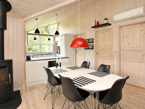 Four-bedroom Holiday Home In �lb�k 2