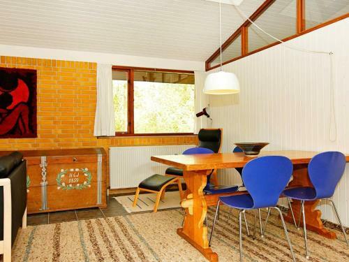 Three-bedroom Holiday Home In Nex� 24