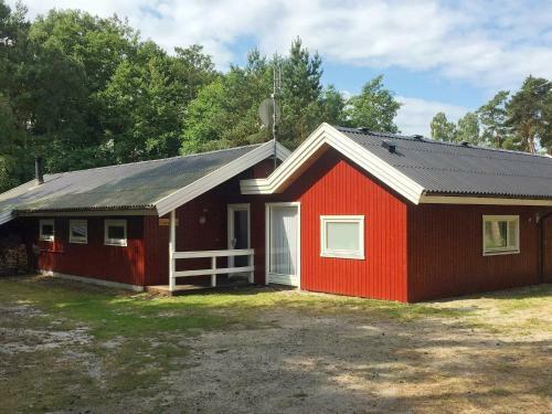 Three-bedroom Holiday Home In Nex� 11
