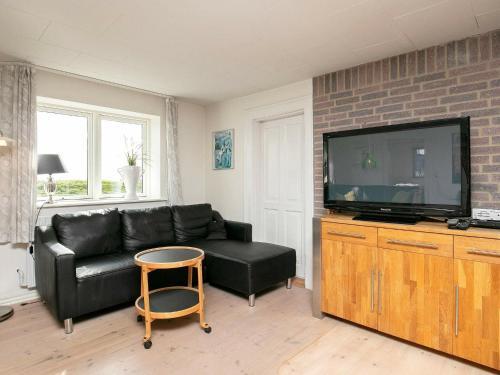 Five-bedroom Holiday Home In Vestervig 2