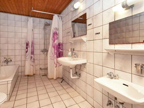 Five-bedroom Holiday Home In Vestervig 2