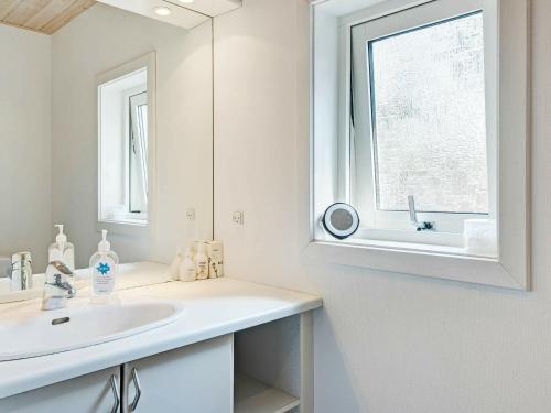 Four-bedroom Holiday Home In Nex� 2