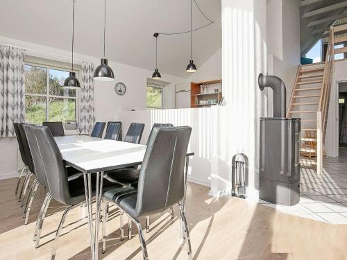Four-bedroom Holiday Home In Hanstholm 1