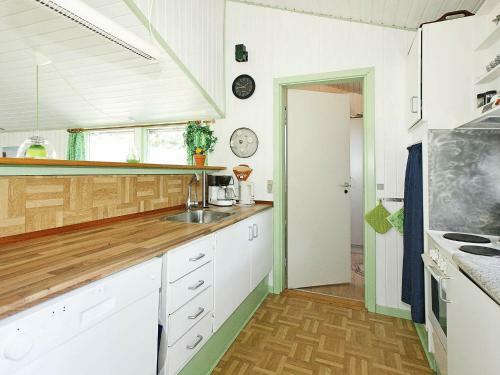 Two-bedroom Holiday Home In Vestervig 1