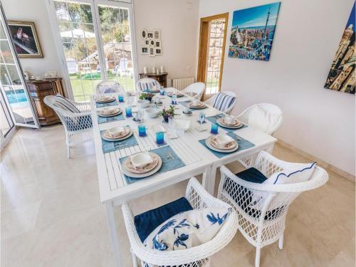 Six-bedroom Holiday Home Cabrils With Sea View 05