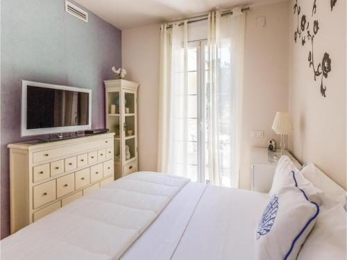Six-bedroom Holiday Home Cabrils With Sea View 05