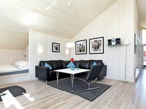 Two-bedroom Holiday Home In Gro�enbrode 2