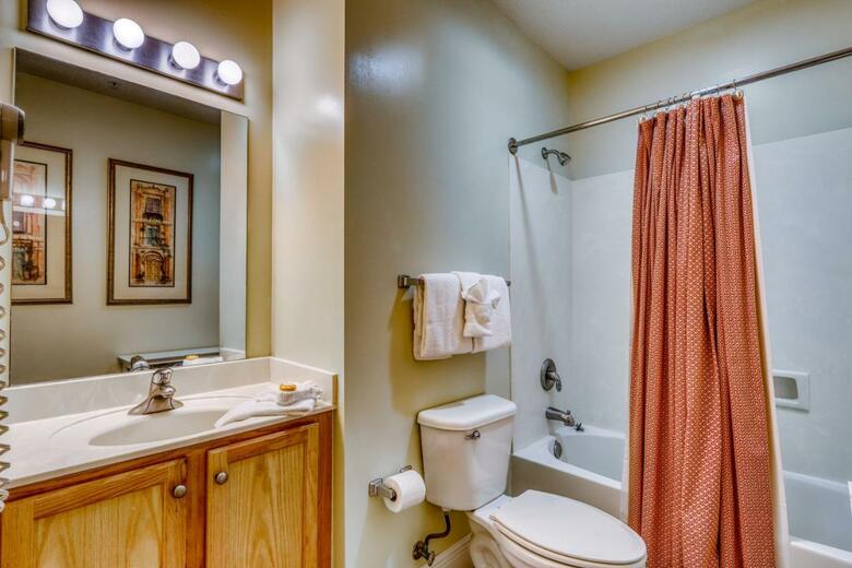 Hotel Resortquest Rentals At Waters Edge Condominiums