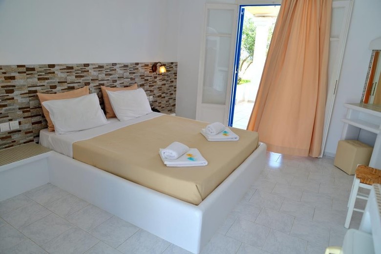 Hotel Glaronisia
