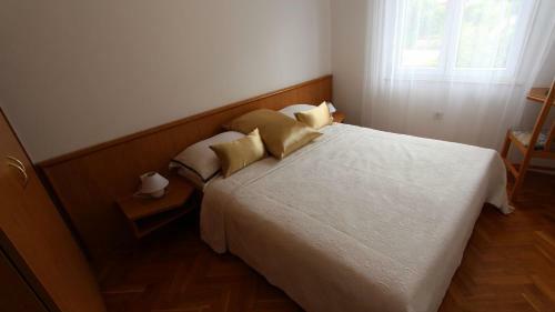 Two-bedroom Apartment In Klimno IV