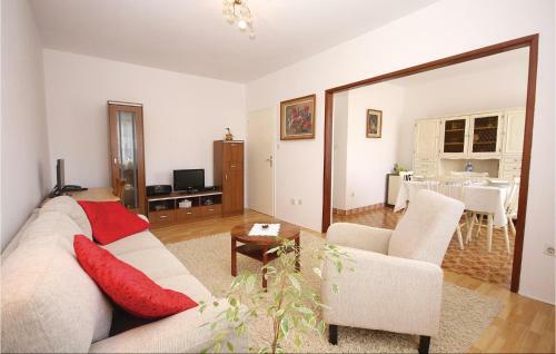 Two-bedroom Apartment Fazana 09