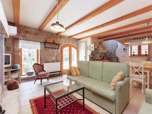Three-bedroom Holiday Home Turcic With Sea View 09