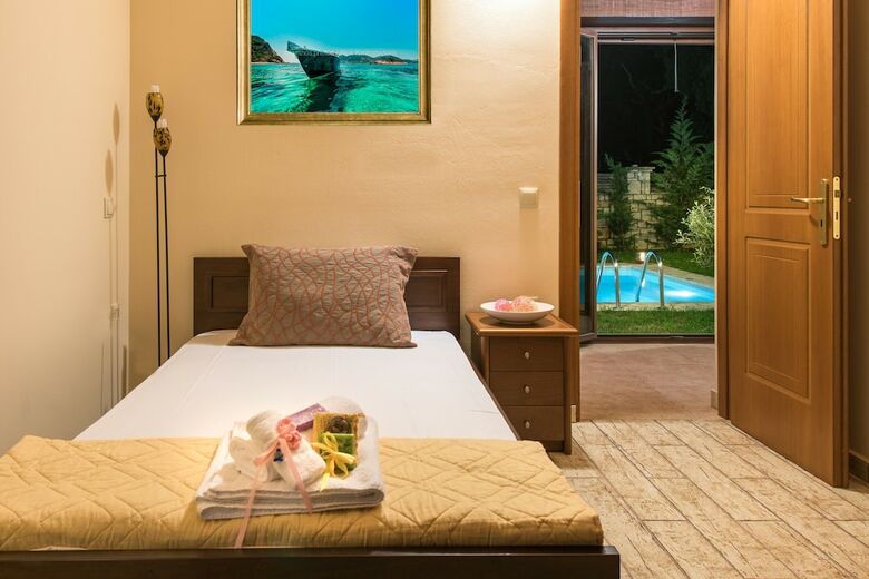 Astarte Villas - Kyveli Luxurious Private Villa