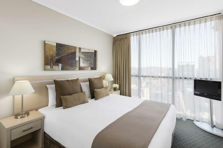 Hotel Oaks Charlotte Towers