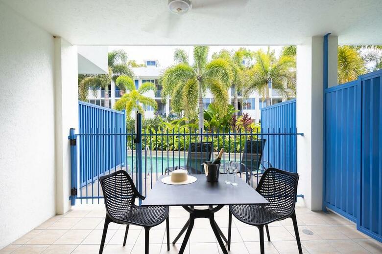 Hotel Oaks Lagoons