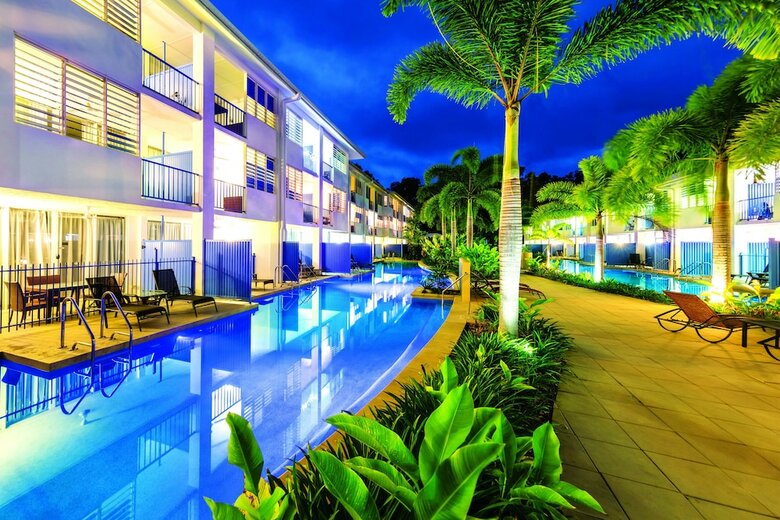 Hotel Oaks Lagoons