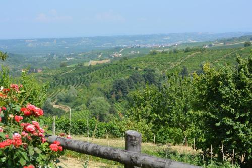 Bed & Breakfast Cascina Valtignosa Camere Con Vigna