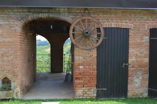 Bed & Breakfast Cascina Valtignosa Camere Con Vigna