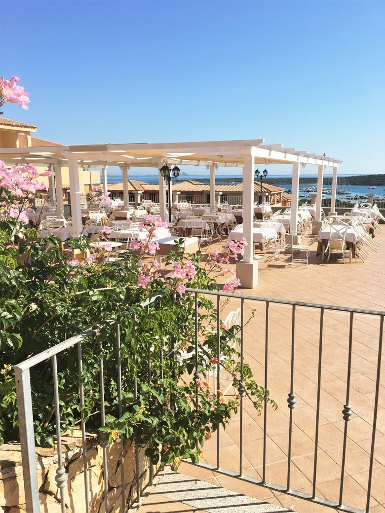 Apartamentos Villaggio Baia De Bahas � Suites