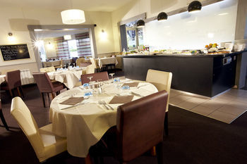 Hotel Kyriad Lyon Est - Bron Eurexpo Le Cottage