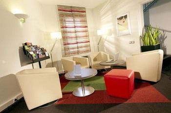 Hotel Kyriad Lyon Est - Bron Eurexpo Le Cottage