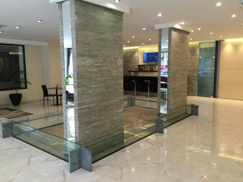 Hotel Crystal Tower