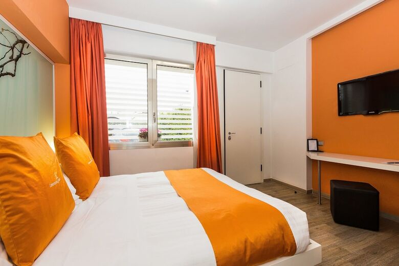 Jc Contemporary Hotel