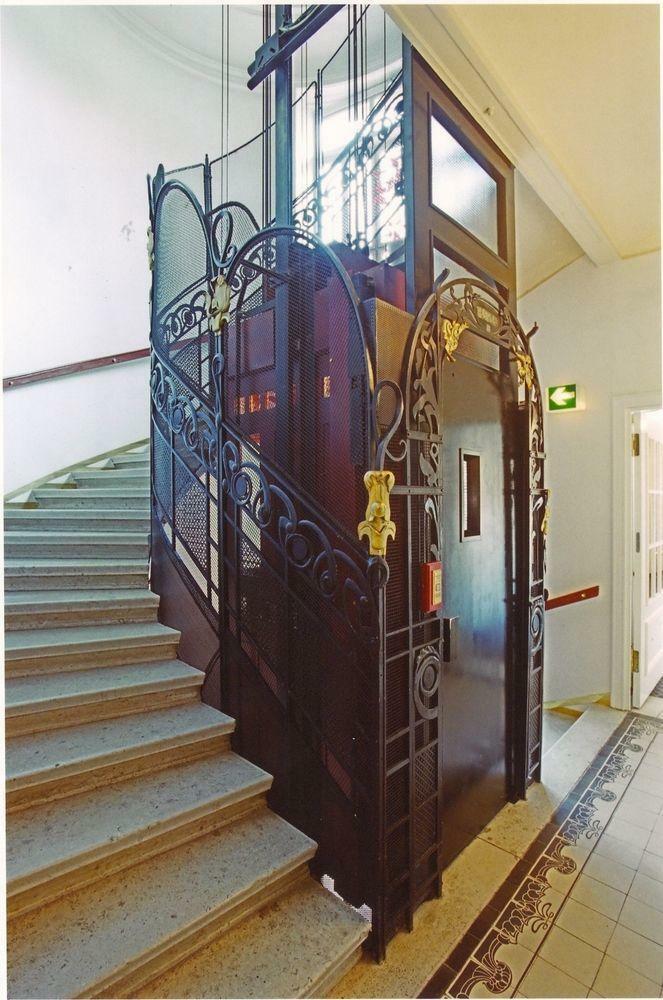Hotel Carlton Opera