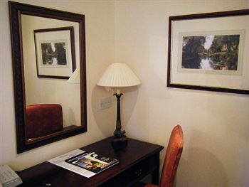 Hotel Upper Reaches (.)