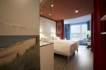 Zowar International Hotel