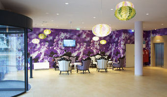 Zowar International Hotel