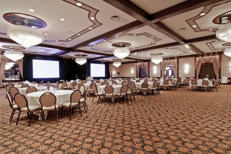 Chateau Lacombe Hotel