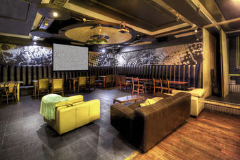 Albergue Arsenal Tavern Backpackers