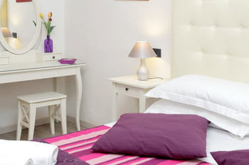 Hotel Applemoon Rooms For Rent