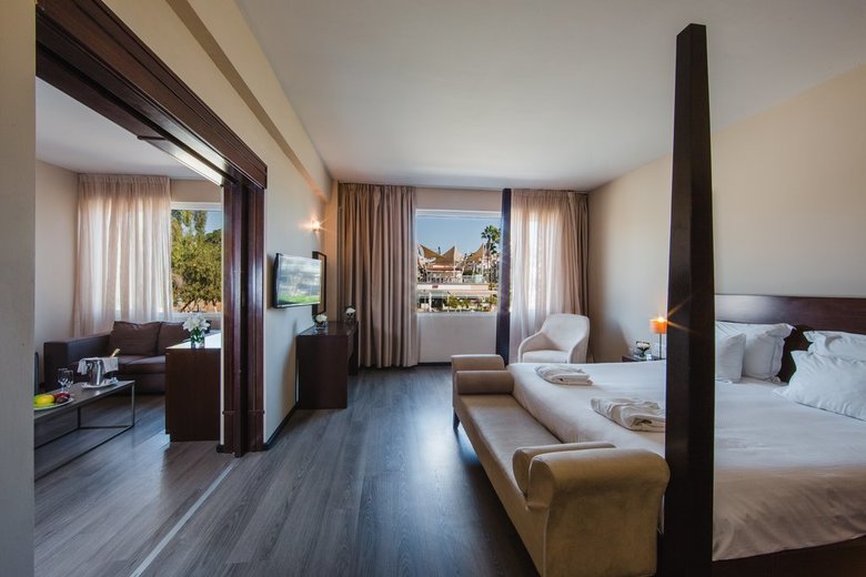 Hotel Napa Plaza