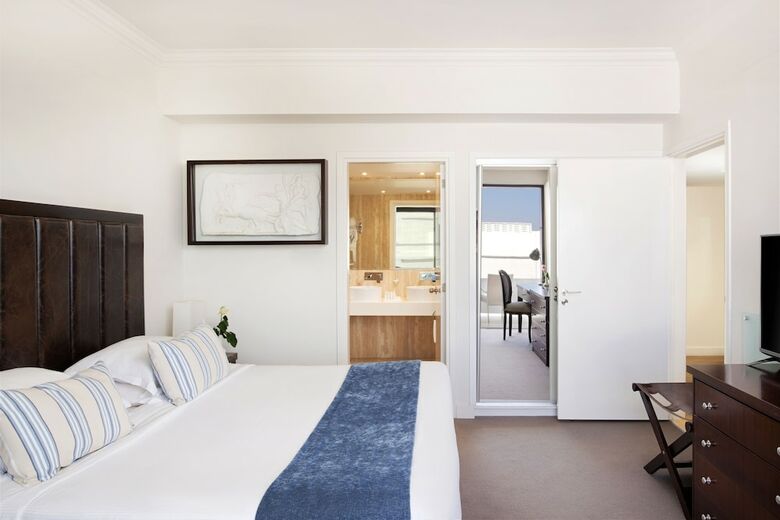 Hotel Grecian Bay