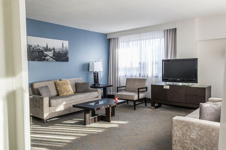 Embassy Hotel & Suites Ottawa