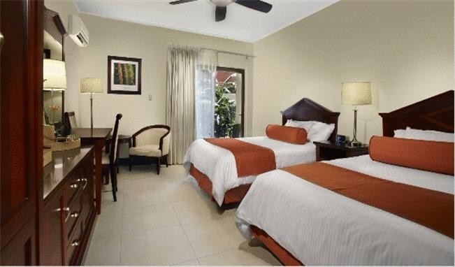 Hotel Manchebo Beach Resort & Spa