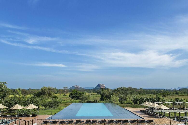 Hotel Aliya Resort & Spa
