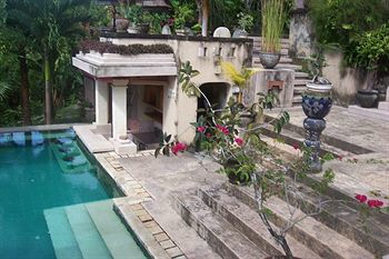 Hotel Alam Puri Art Museum & Resort
