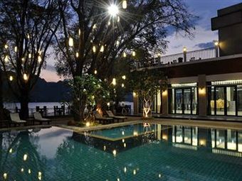 Hotel Monsane River Kwai Resort & Spa
