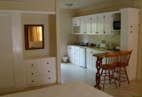 Hotel Grooms Beach Villa & Resort