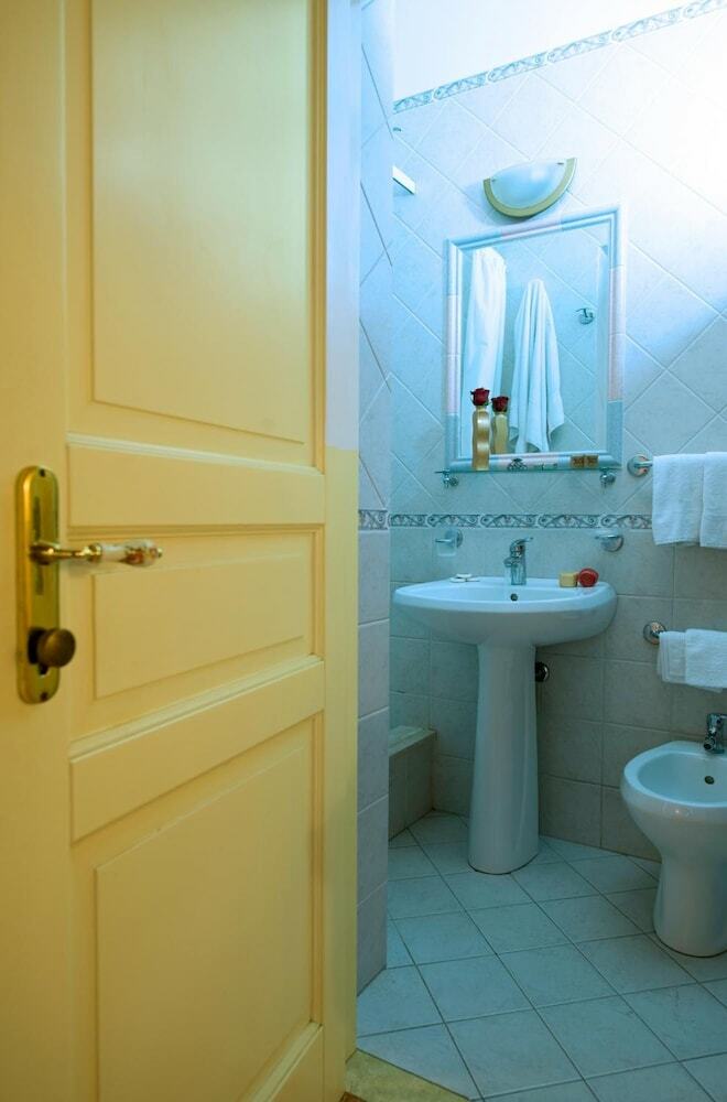 Hotel Joli