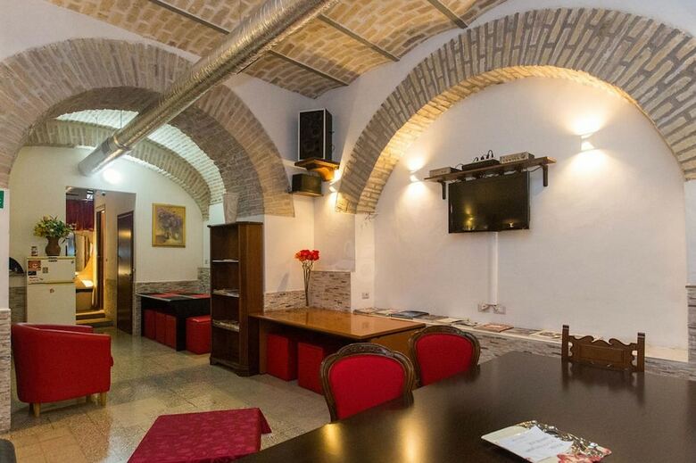Hostel And Hotel Il Papavero