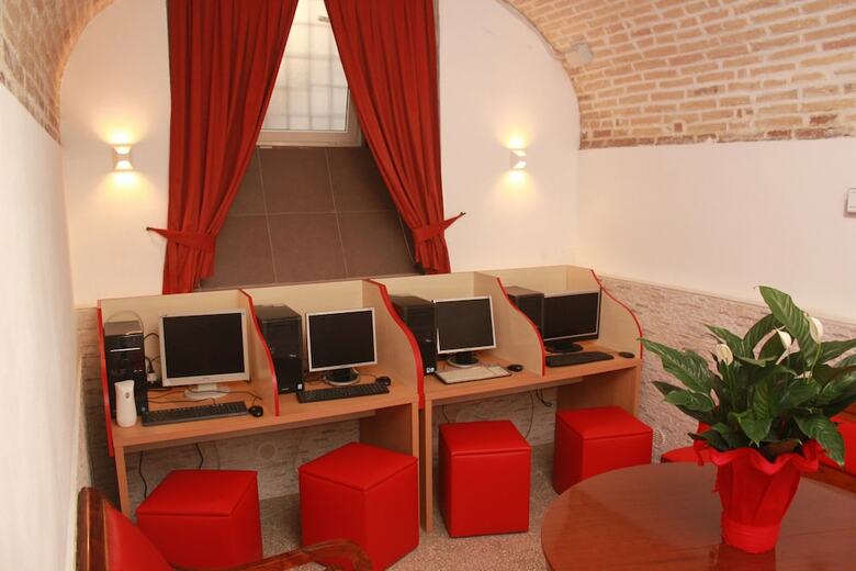 Hostel And Hotel Il Papavero