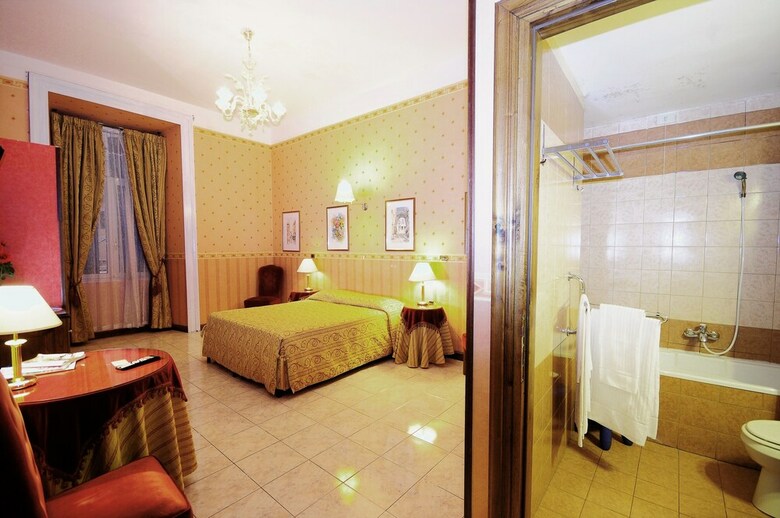 Hotel Sweet Home