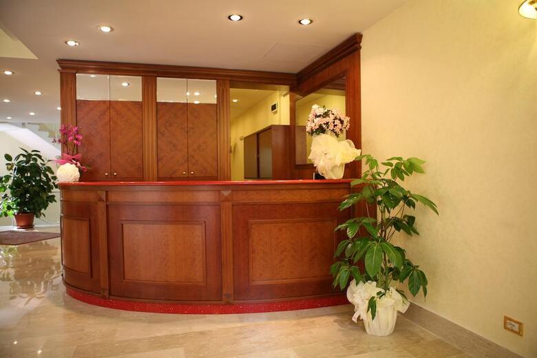 Hotel Citt� 2000